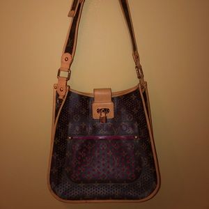 Louis Vuitton Shoulder Bag/Crossbody.